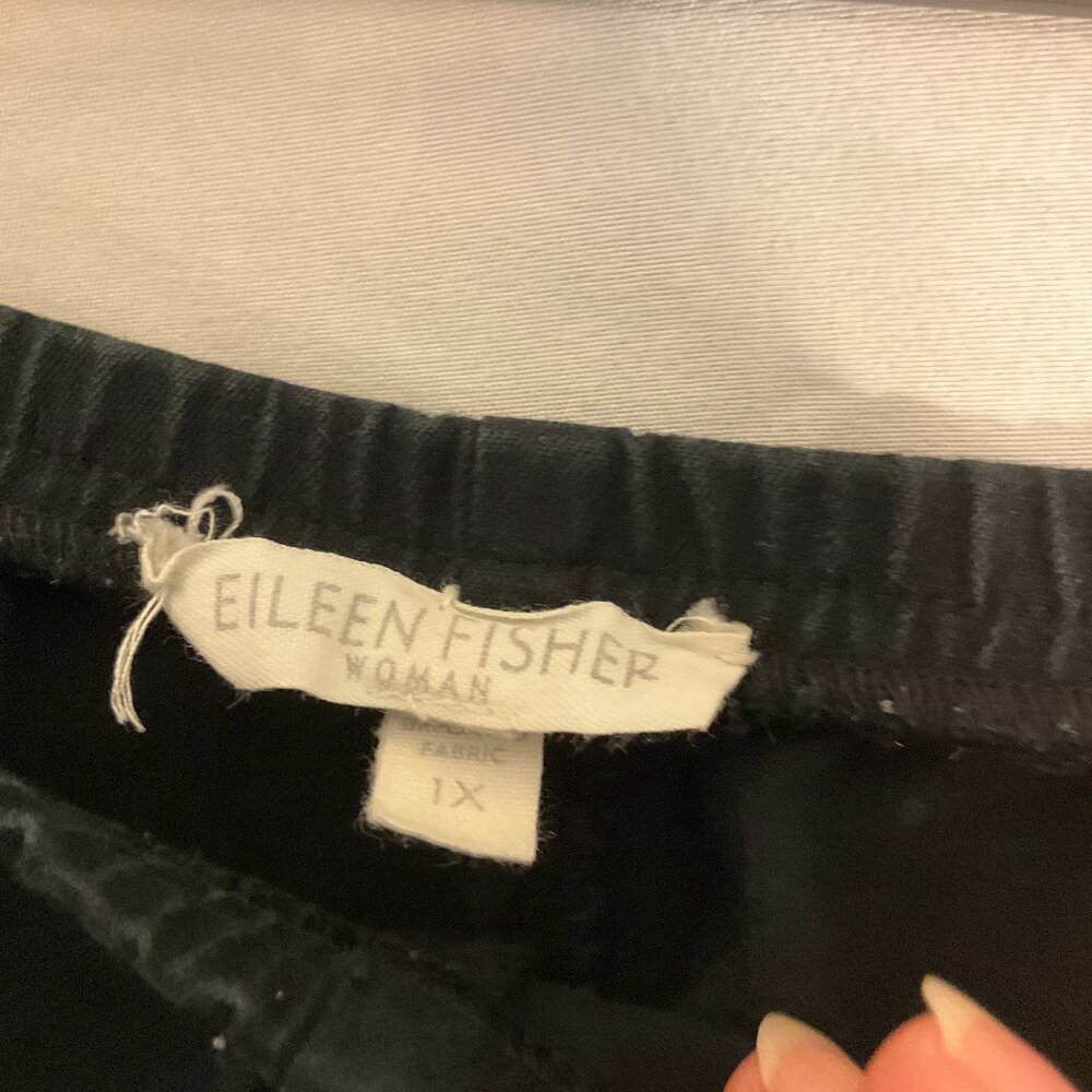 Eileen Fisher Woman, Cropped Pullon Black Pants, 95% Organic Cotton, size 1X,